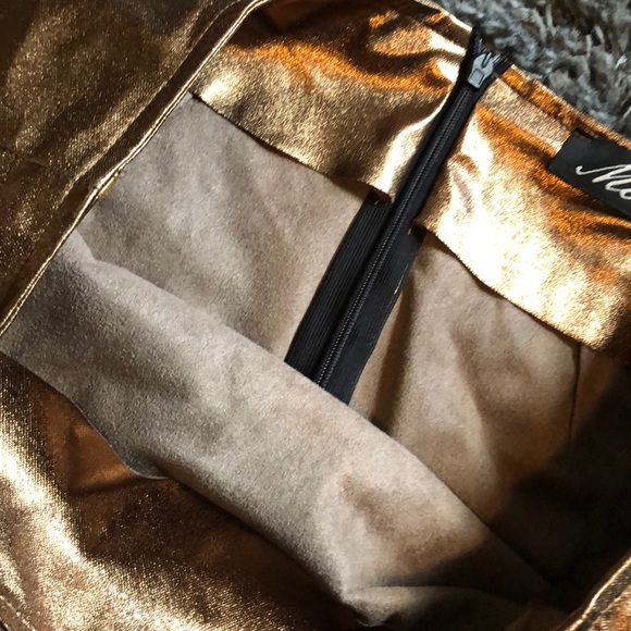 Skirt - Picture 2 of 2